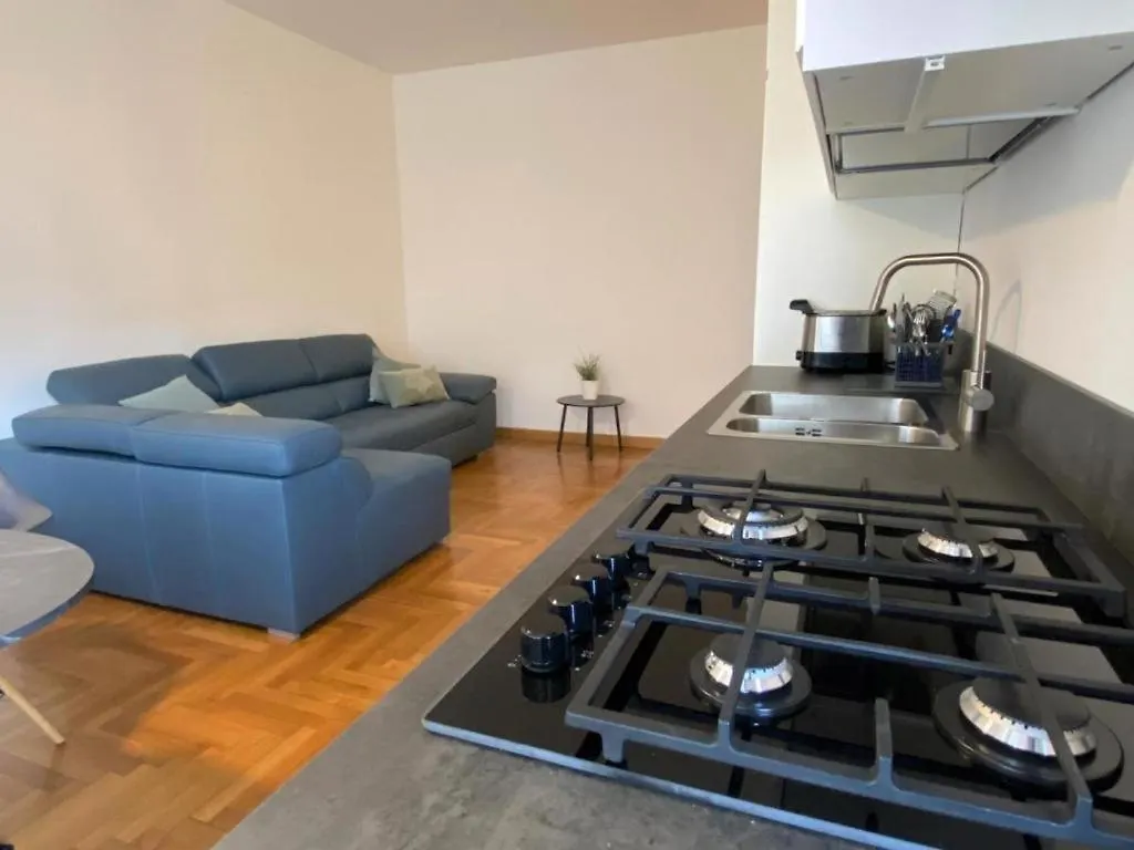The Charme - Modern Apartment In Como With Balcony 0*,  Италия