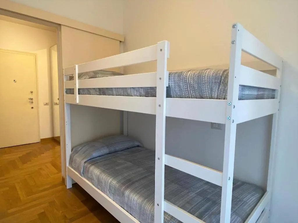 The Charme - Modern Apartment In Como With Balcony