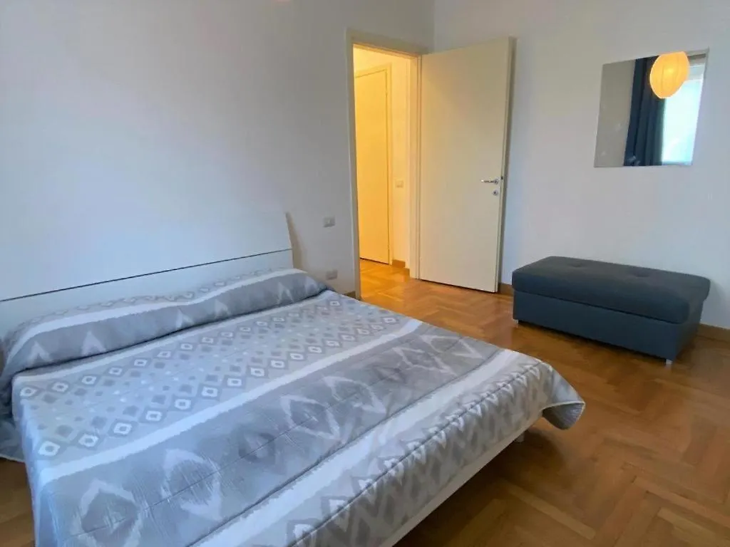 The Charme - Modern Apartment In Como With Balcony